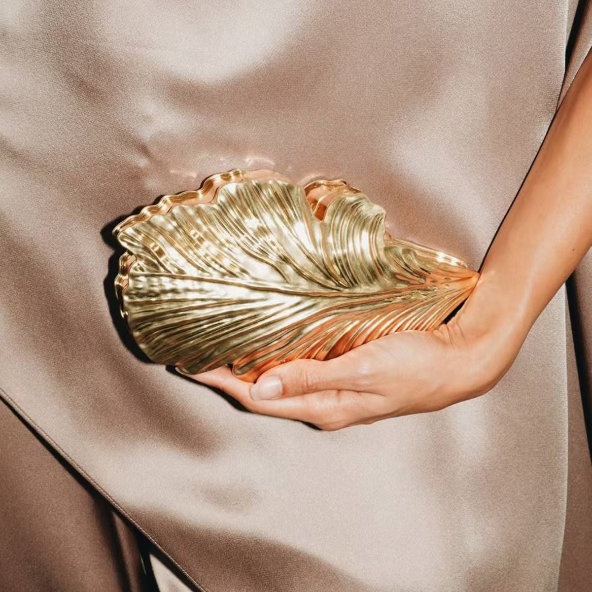 Women'S Young Bags - Lüks Altın Rengi Akrilik Yaprak Desenli
